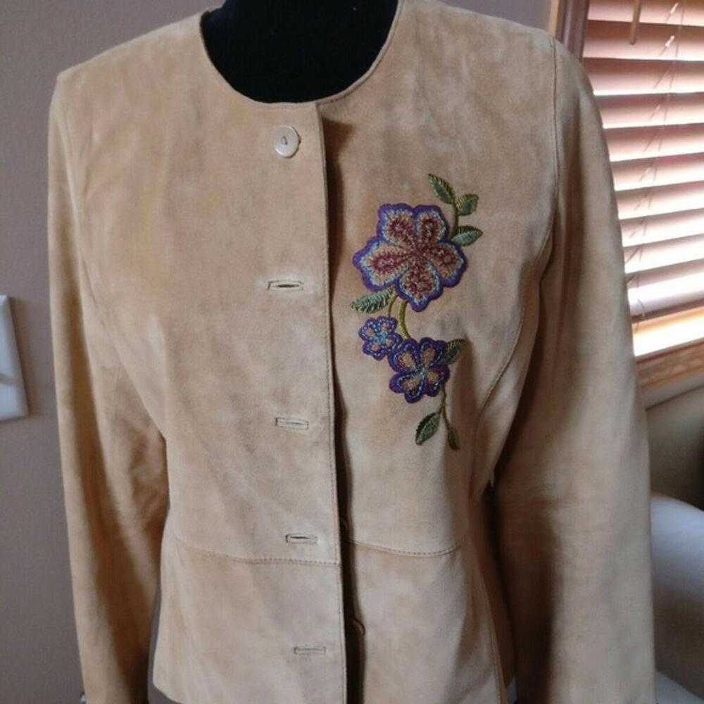FLAWLESS NWOT Pursuits, Ltd. Tan suede jacket embroidery 10-